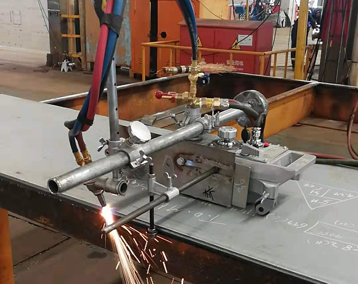 Shipbuilding and ocean platform building: