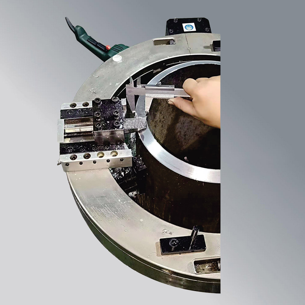Outside-mount pipe cold beveling machine